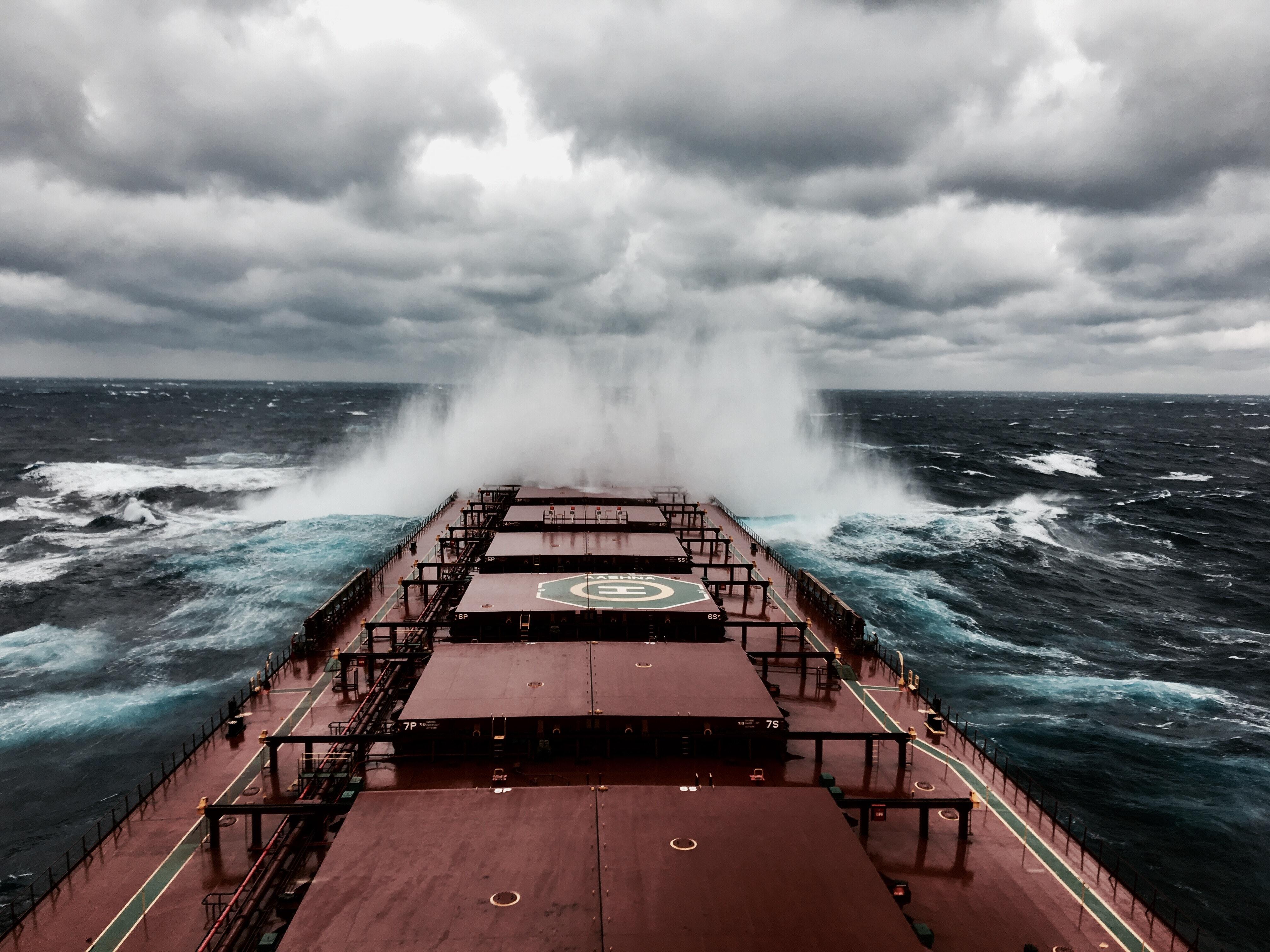 Tanker in bad weather route optimization